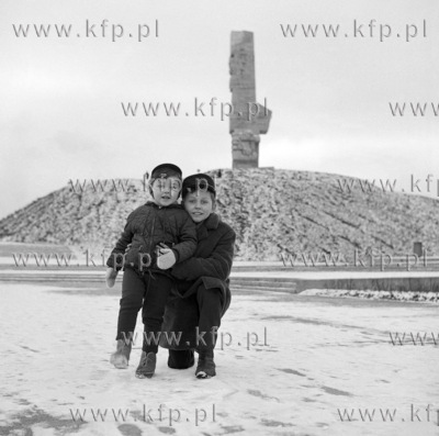 Macius i Jozio Nowicki na Westerplatte. 1967 0000315z...