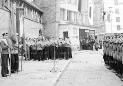 Uroczystosc przekazania odbudowanego po II wojnie swiatowej...