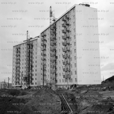 Budowla osiedla przy ulicy Kartuskiej w Gdyni.
04.10.1975
1pazdziernik75_z.kosycarz_p5
Fot....