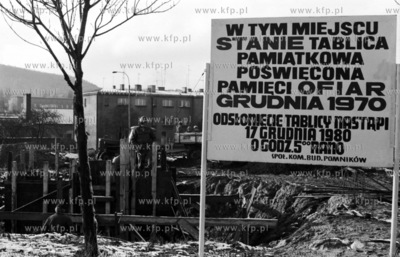 Budowa pomnika Ofiar Grudnia 1970 u zbiegu ulic Marchlewskiego...