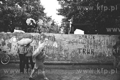 Strajk w Stoczni Gdanskiej im. Lenina Nz. strajkujacy...