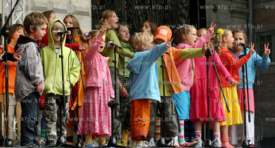 Koncert zespolu Arka Noego na Dlugim Targu w Gdansku....