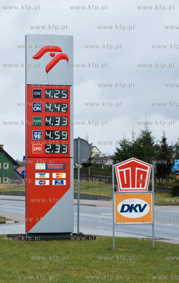 Protest kierowcow na stacji Orlen w Bytowie przeciw...