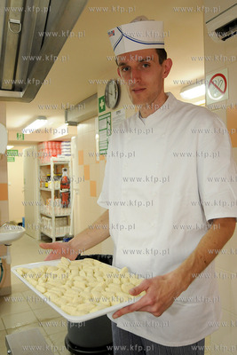 Bar mleczny, ktory prowadza osoby niepelnosprawne dziala...