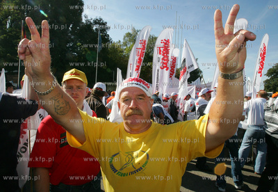 Szczecin. Kilka tysiecy zwiazkowcow z calej Polski...