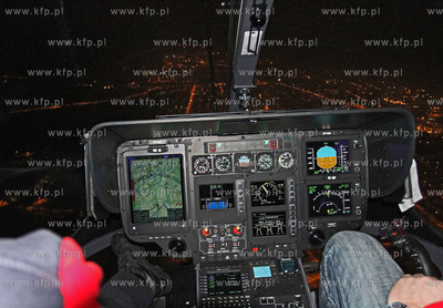 Gdansk, Rebiechowo. Nz. Nocne loty szkolne na nowym...