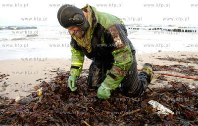 Ustka
W Ustce rozpoczal sie sezon polawiania bursztynu....