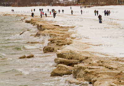 Zima w Gdansku Brzeznie. Spacer po plazy
02.01.2011
fot....
