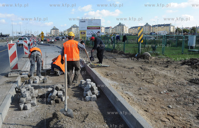 Gdansk. Budowa ulicy Nowej Lodzkiej w Gdansku. 21.09.2011...