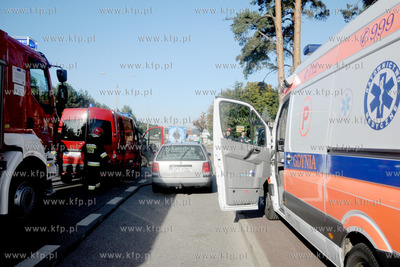 Trzy samochody zderzyly sie na Drodze Krajowej nr 6...