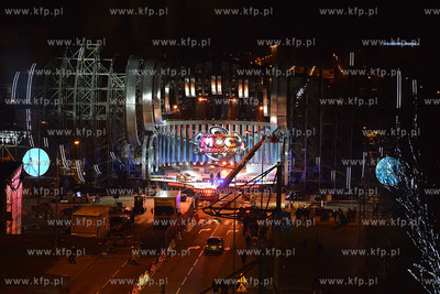 Gdynia - Skwer Kosciuszki. Dzien i noc trwaja prace...