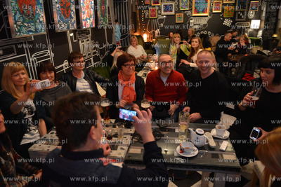 Kazdy kto mial kamere video - w tablecie, telefonie,...