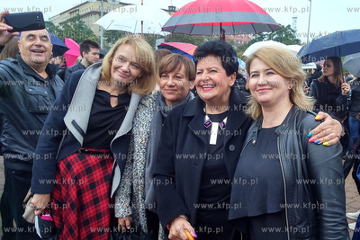 Ogólnopolski strajk kobiet w Gdyni na Skwerze Kościuszki....