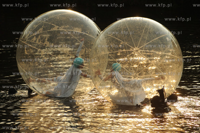 XIII edycja Festiwalu Teatrow Ulicznych FETA. Teatr...