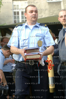 Pozar kosciola sw. Katarzyny w Gdansku. Straz miejska...