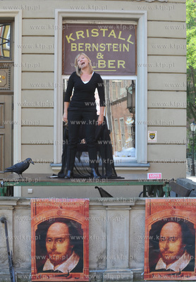 Gdansk. Dlugi Targ. Happening pt Aktorzy Przyjechali...