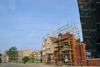 Rekonstrukcja bramy i ogrodzenia wokol kosciola sw....