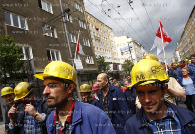 Gdynia.  Obrona stoczni polską racją stanu - pod...
