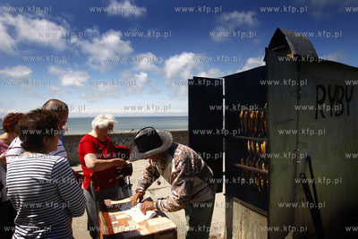 Hel. Wedzarnia ryb. 27.06.2009 fot. Krzysztof Mystkowski...