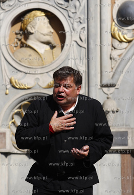 Gdansk. Dlugi Targ. Happening pt Aktorzy Przyjechali...