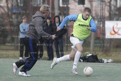 Gdansk Zaspa. Pilkarski turniej dzikich druzyn Do przerwy...