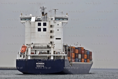 Gdynia. Port. Kontenerowiec Reinbek.
22.02.2012
fot....