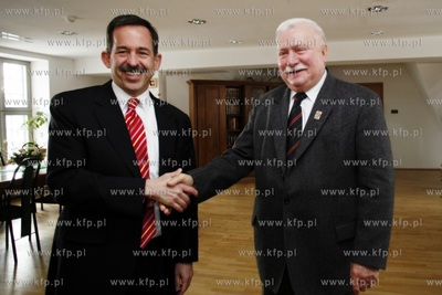 Gdansk. Biuro Lecha Walesy. Spotkanie ambasadora USA...