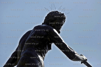 Gdansk. Dlugi Targ. Neptun z kolcamina glowie, ktore...