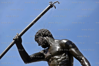 Gdansk. Dlugi Targ. Neptun z kolcamina glowie, ktore...