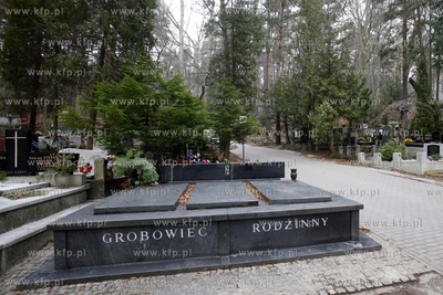 Puste grobowce na  cmentarzu komunalnym w Sopocie.
30.12.2013
fot....