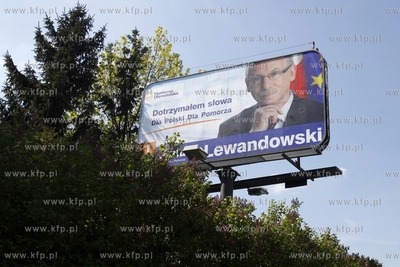 Billboard wyborczy Janusz Lewandowskiego przy ul. Piastowskiej...