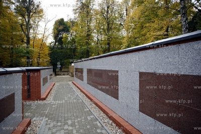 Nowe kolumbarium na cmentarzu w Gdansku Oliwie. 13.10.2014...