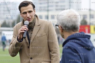 Gdansk Zaspa. Pilkarski turniej dzikich druzyn Do przerwy...