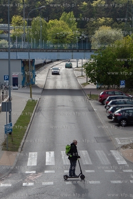 Gdynia. Hulajnoga elektryczna na minuty. 08.05.2019...