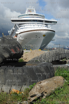 Wycieczkowiec Emerald Princess jest najwiekszym statkiem...