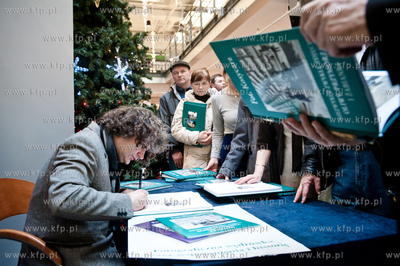 Gdansk. Centrum Handlowe Manhattan. Premiera i promocja...