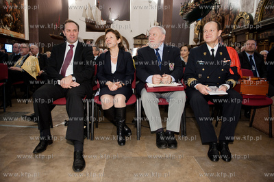 Gdansk. Dwor Artusa. Uroczystosc wreczenia nagrod zeglarskich...