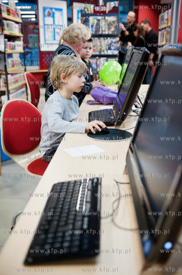 Otwarcie Biblioteki Manhattan w CH Manhattan.
10.03.2012
fot....