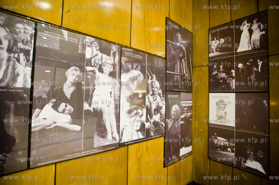 Gdansk. Teatr Wybrzeze. Wernisaz wystawy zdjec bedacych...