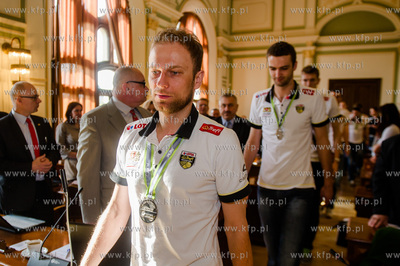 Gdansk. Sala Obrad Rady Miasta. Wizyta zespolu siatkarzy...