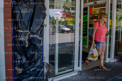 Gdynia. Chwarzno. Proba kradziezy pieniedzy z bankomatu...