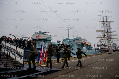 Gdynia. Nabrzeże Pomorskie. Uroczysta przysięga wojskowa...