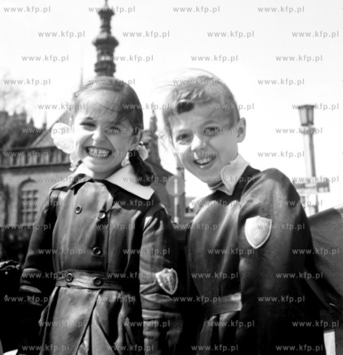 Uczennice szkolay podstawowej nr 2 na gdanskiej ulicy,...