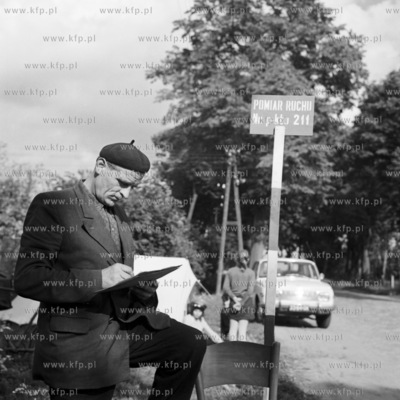 Punkt pomiaru ruchu na pomorskiej drodze. 
09.1970
0002409z_wrzesien1970
Fot....