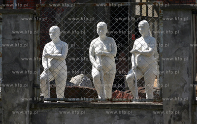 Prace studentow Wydzialu Rzezby Akademii Sztuk Pieknych...