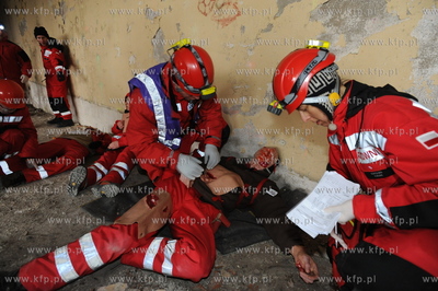 Nadole nad Jeziorem Zarnowieckim. Cwiczenia ratownikow...