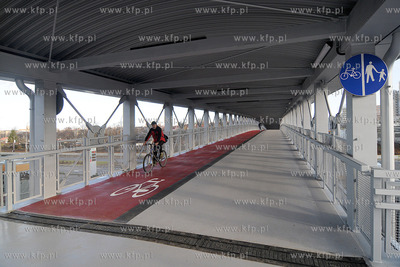 Otwarcie kladki nad torami w Gdyni Redlowie. Konstrukcja...