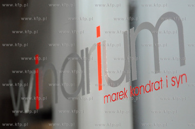 Winarium. Marek Kondrat i Syn sklep przy ulicy Swietojanskiej...