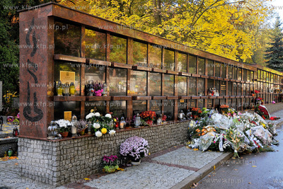 Kolumbarium na cmentarzu w Gdyni Witominie. 10.2010...