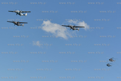 Festyn rodzinny w Pucku z okazji swieta lotnictwa morskiego....